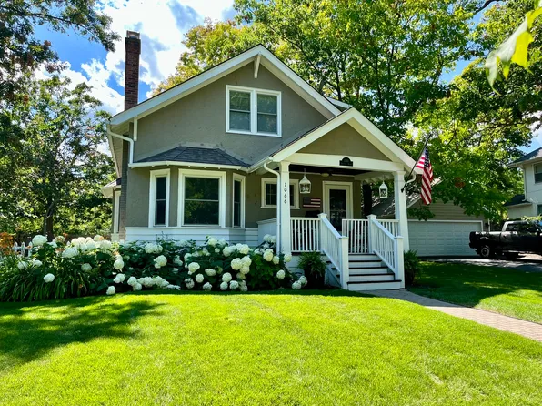 1066 Griffith Rd, Lake Forest, IL 60045
