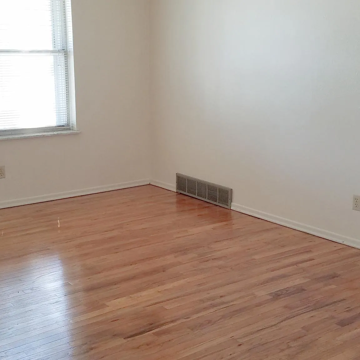 2 bed, $525 — Photo 4