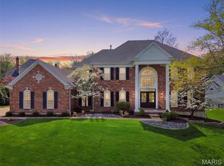 14812 Brook Hill Dr, Chesterfield, MO 63017