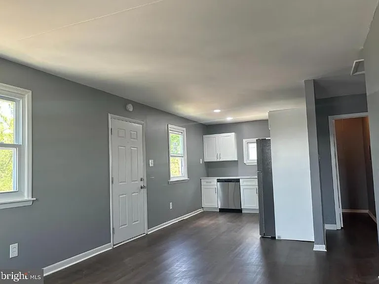 32 Edgewater Ave #B — Photo 7