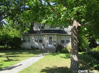 201 Oakley Dr E, Syracuse, NY 13205