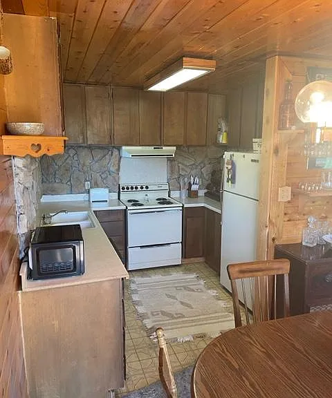 204 Pine View Dr — Photo 11