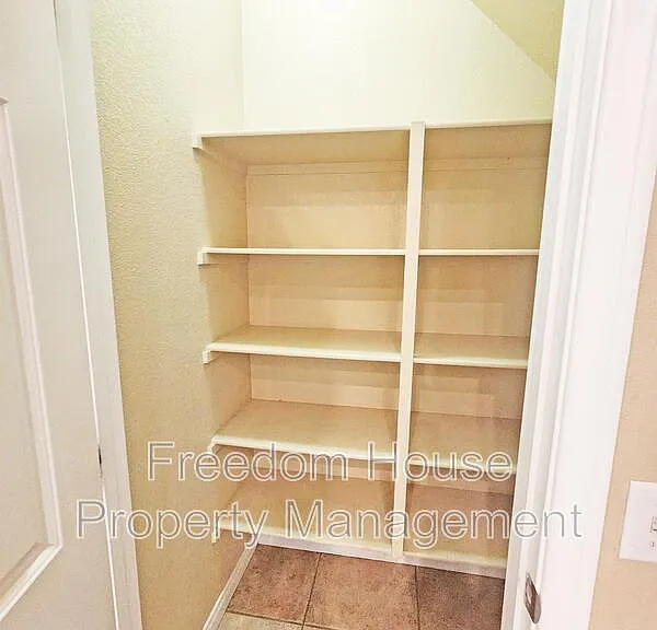 1421 Star Rd #2 — Photo 12