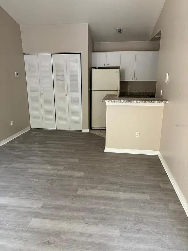 1 bed, 1.0 bath, 499 sqft, $1,100 — Photo 2