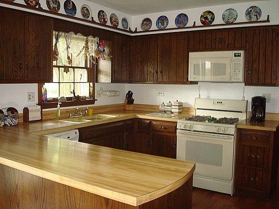 Kitchen Preparation Area