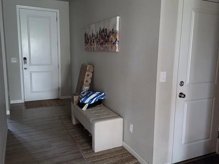 103 Morgan Cir S — Photo 4
