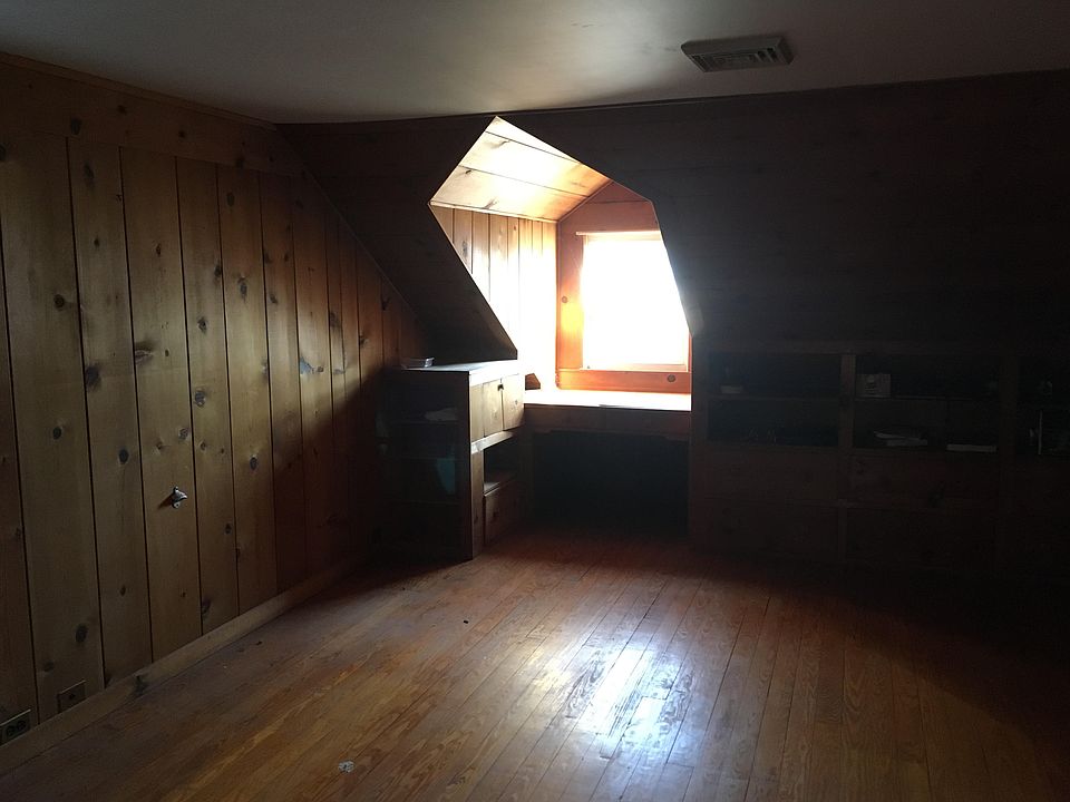 2nd image of 400 Sutherland Rd