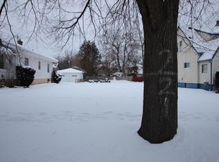 221 E Eldridge Ave, Flint, MI 48505