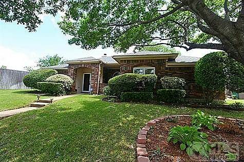 1st image of 606 Buttercup Cir