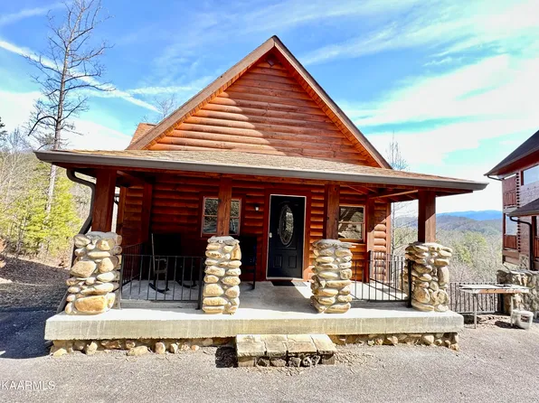 1736 Angela Starr Dr, Sevierville, TN 37876