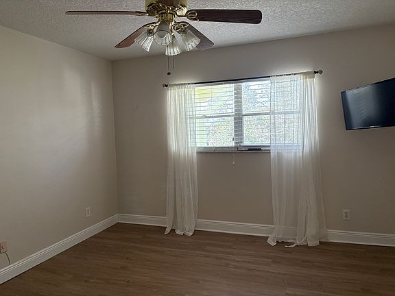 5th image of 1100 Ponce De Leon Cir