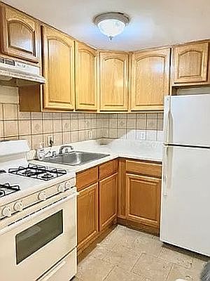 4th image of 117 Maujer St #1F