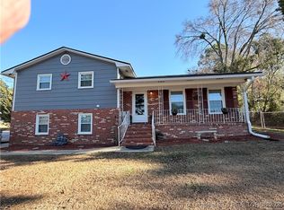 4946 Pinewood Dr, Hope Mills, NC 28348