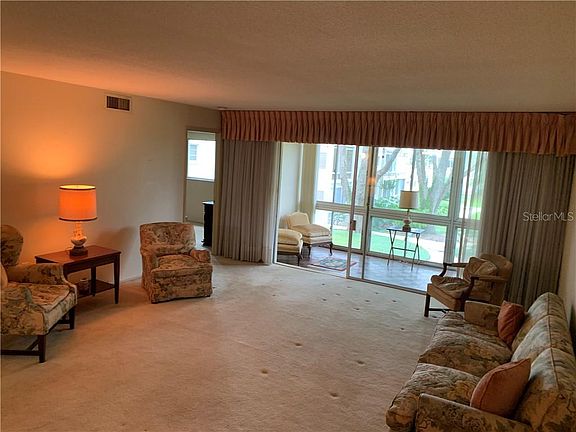 4th image of 700 Melrose Ave APT D22