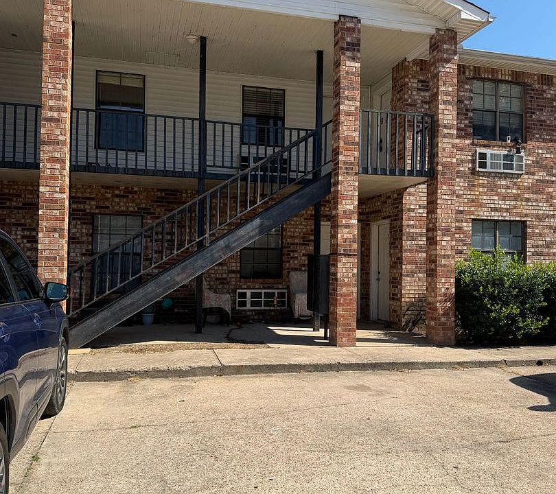 1st image of 601 Bertig St APT 10