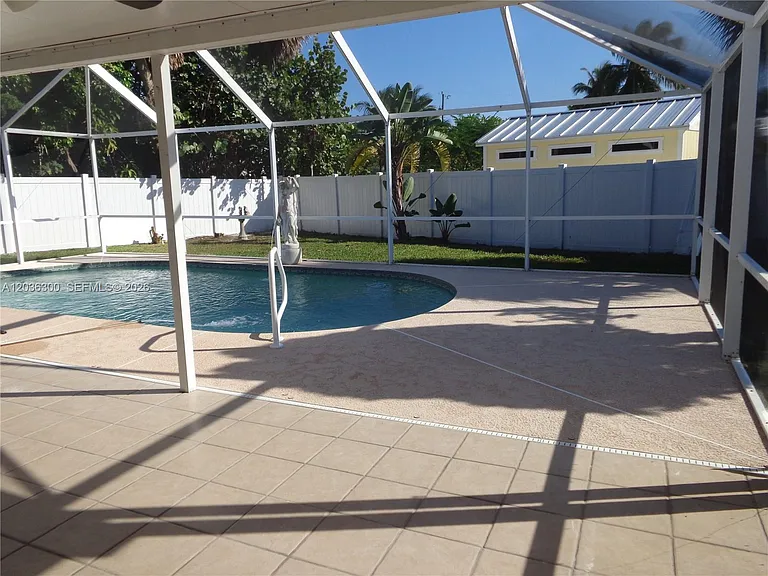 1565 Thumb Point Dr — Photo 66