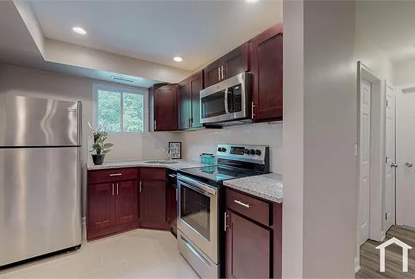 2 bed, 1000 sqft, $2,195 — Photo 3