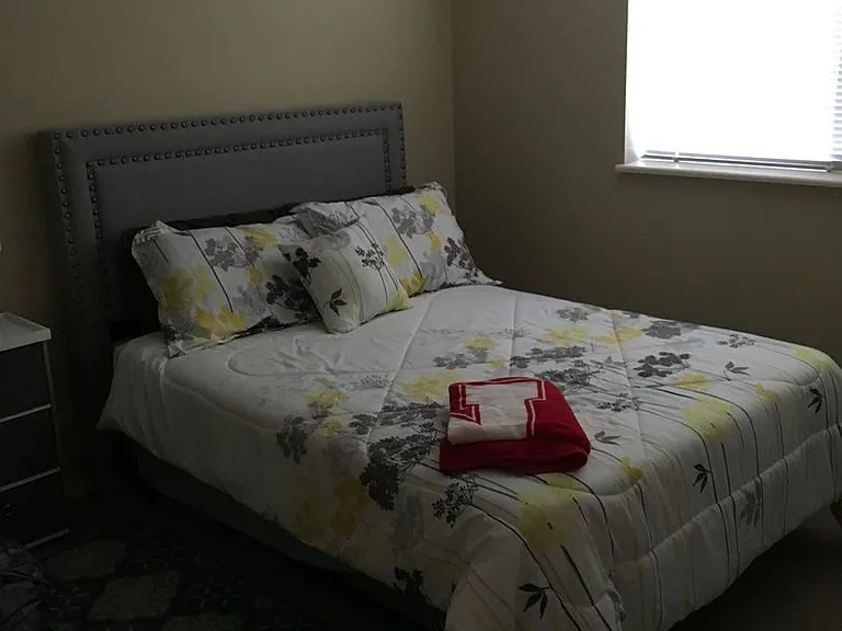 2204-2206 Albany Ct — Photo 5