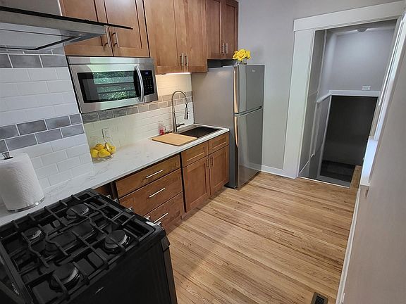 2nd image of 1025 Harrison Ave