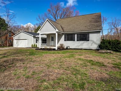 3165 Chenoa St, Commerce Township, MI, 48382