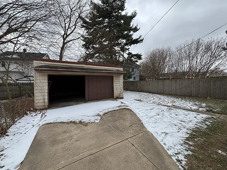 2147 Airport Hwy — Photo 13