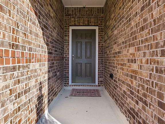 2nd image of 14906 Falcon Bluff Dr