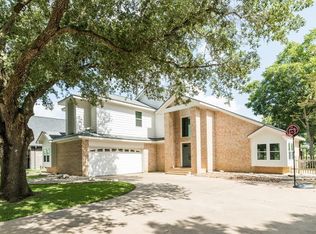360 N Amherst Dr, West Columbia, TX 77486