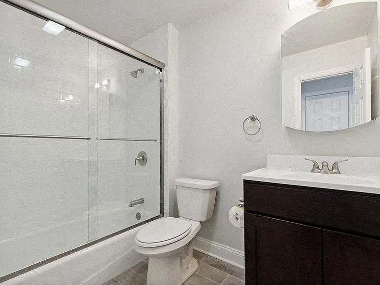 Washington Arms Apartments — Photo 6
