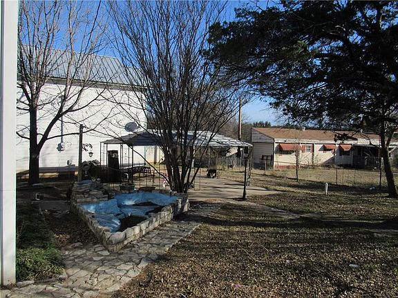 2nd image of 705 E Aquarius Ct