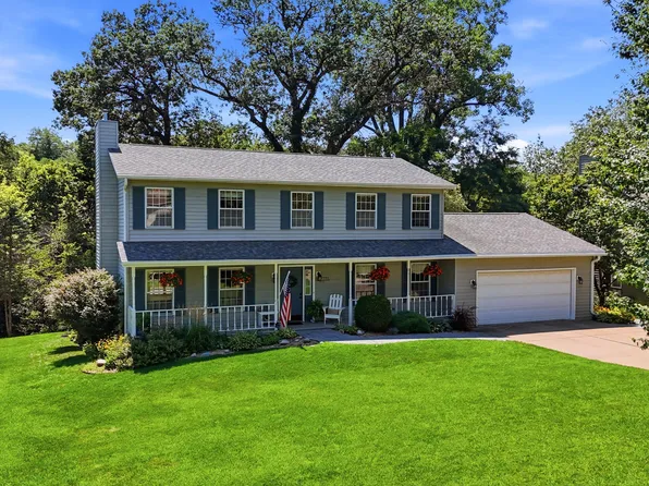 1737 Arbor Oaks Dr, Muscatine, IA 52761