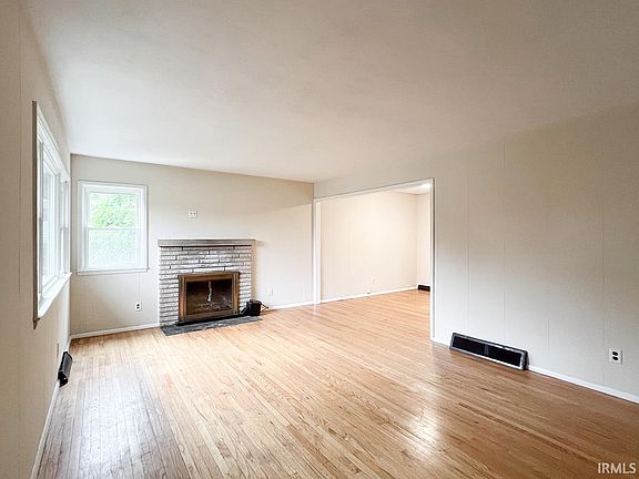 3rd image of 2519 E 7th St