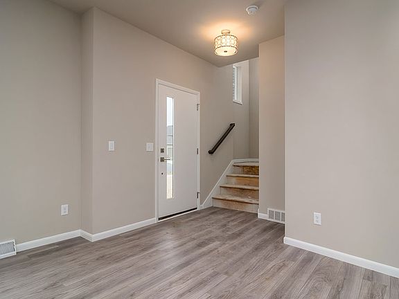 3rd image of 324 Blackburn Bay Dr