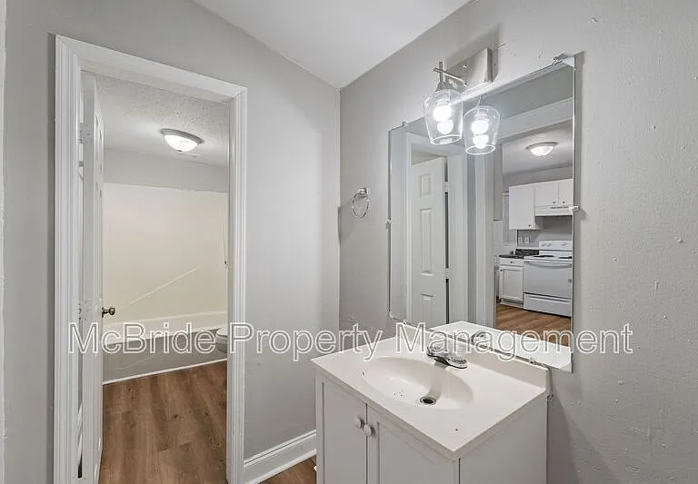 1827 Hicks St — Photo 9
