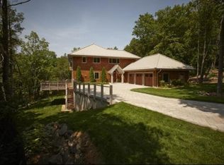 1550 Falls Rd, Grafton, WI 53024