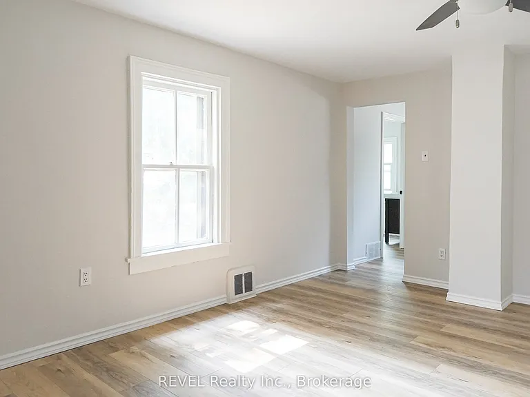 389 Glendale Ave — Photo 18