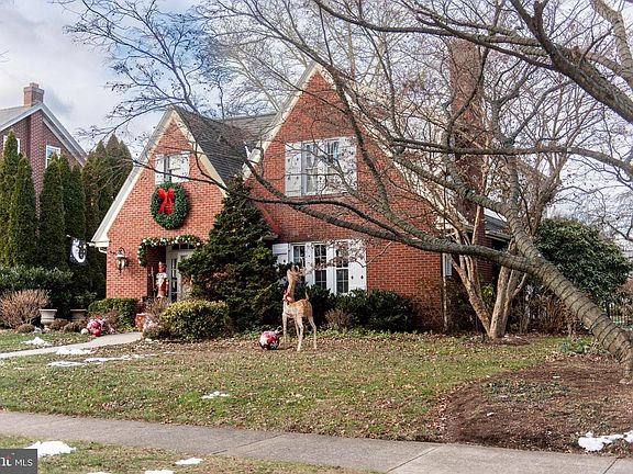 2nd image of 147 Elm Ave