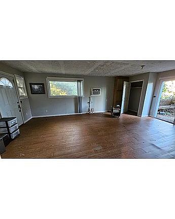 3rd image of 120 Anderson St