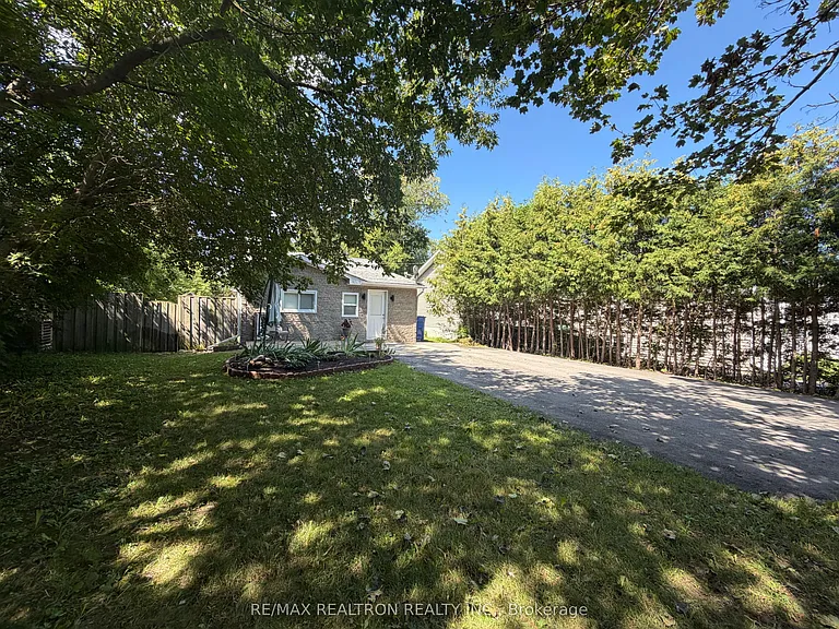 782 Churchill Ln — Photo 33
