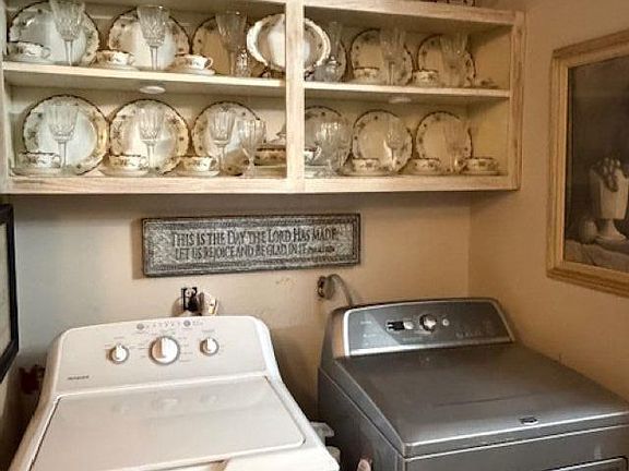 2nd image of 723 S Harrison St