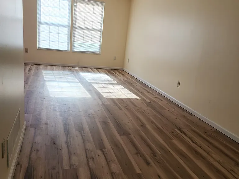 7857 Cobdon Ave — Photo 6