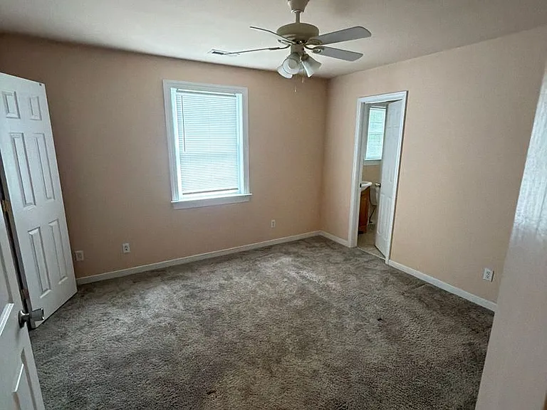 2114 Parkwood Ave — Photo 12