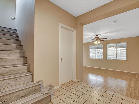 3rd image of 7137 Hedgemaple Ct