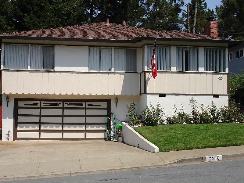 1st image of 2210 Rosewood Dr