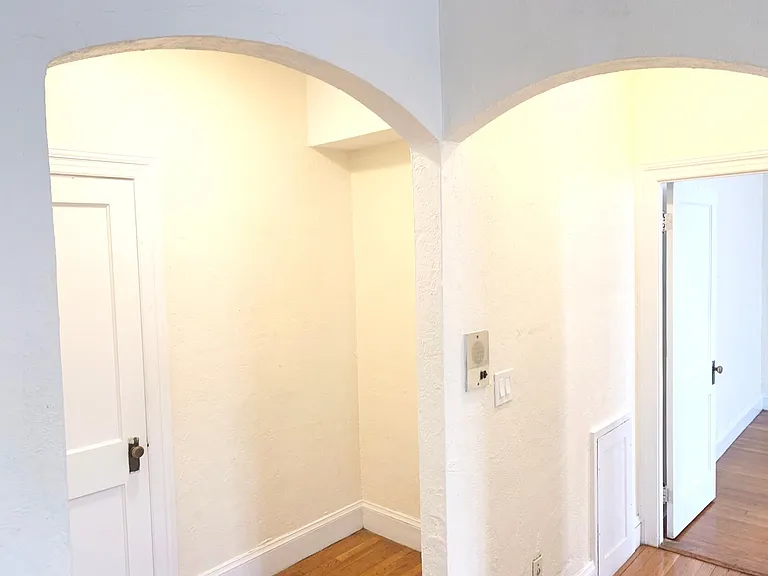 186 Waterman St #1 — Photo 9