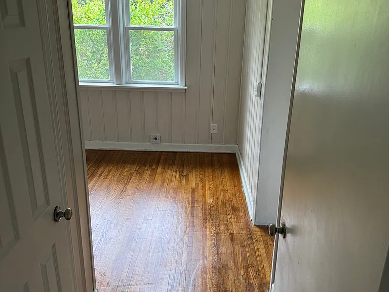 1613 Charles St — Photo 13