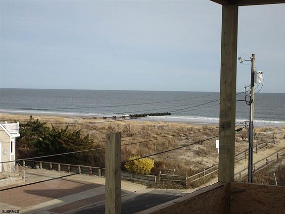 3rd image of 22 83rd West St W #Sea