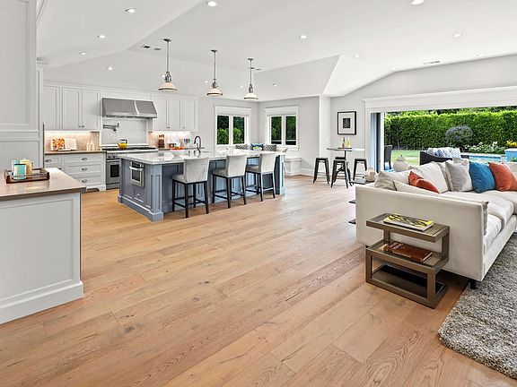 5th image of 5233 La Canada Blvd