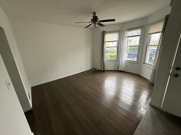 3rd image of 37 Harris St Floor 1