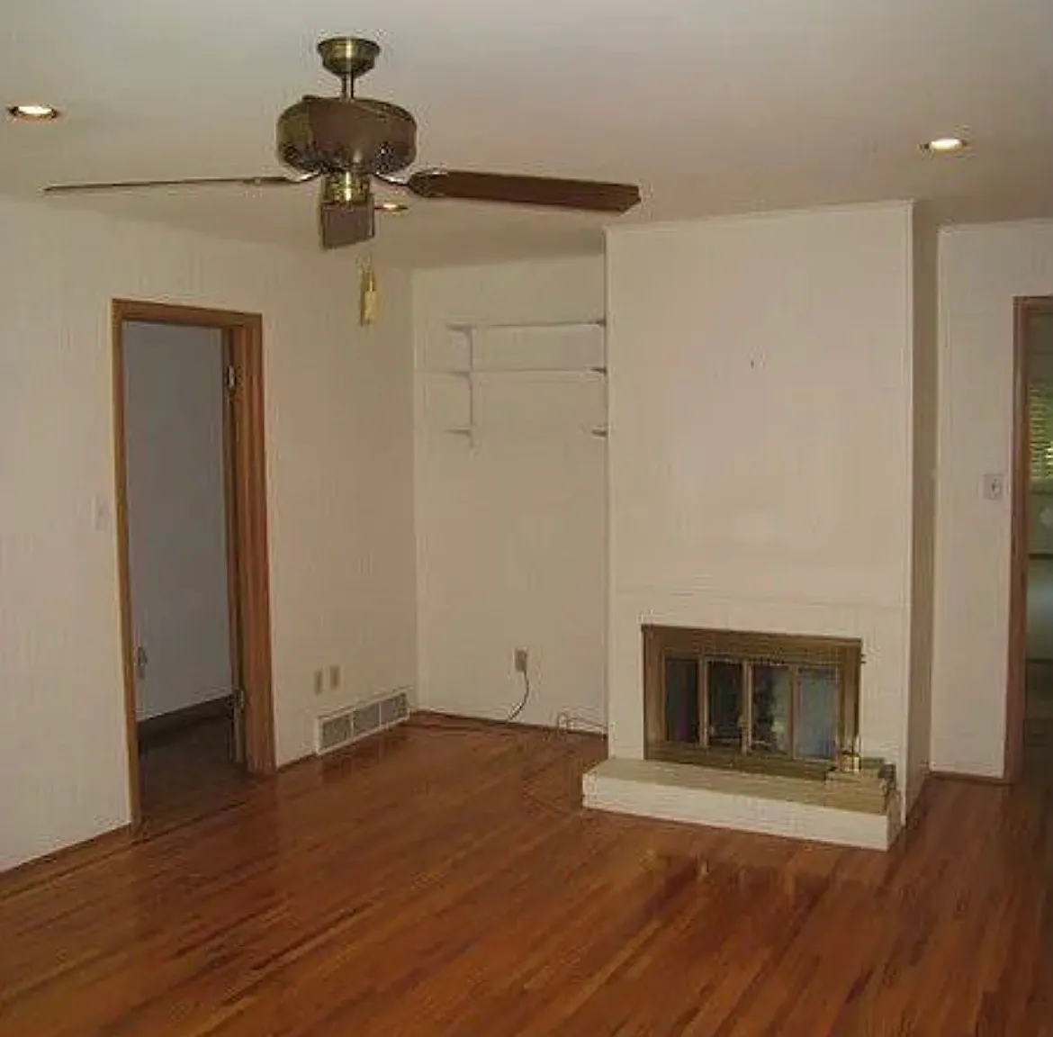 3 bed, 3.0 bath, 3230 sqft, $2,750 — Photo 2