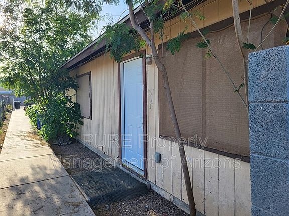 2nd image of 527 S Olive APT 1